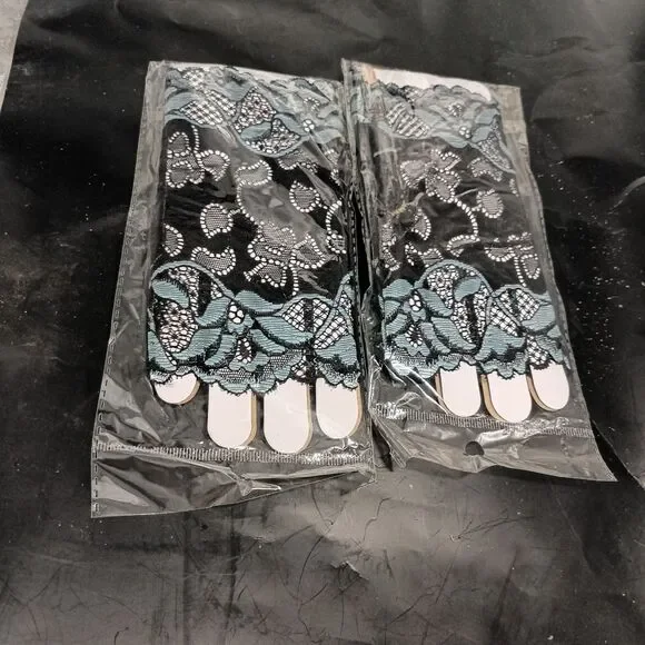 Green & Black Lace Half Finger Gloves | Breathable Elegant Pair - Picture 5 of 5